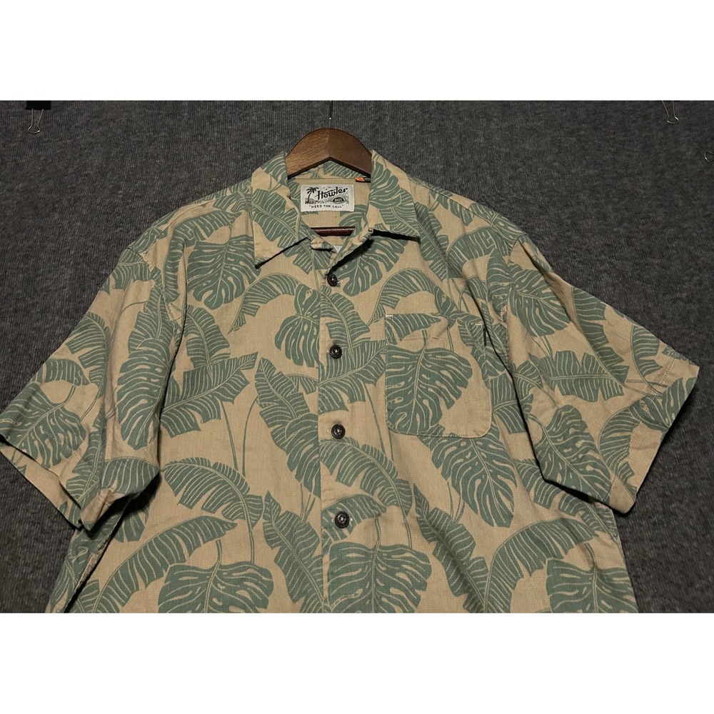 Howler brothers Hawaiian floral button up shirt mens Large cotton
